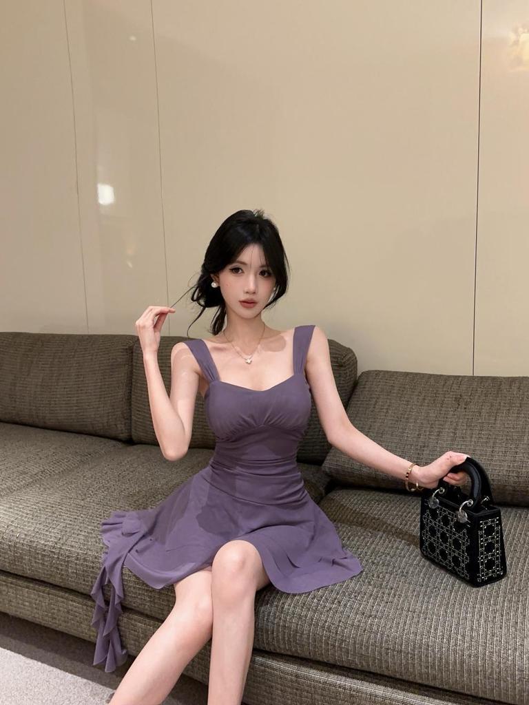 Nightclub Sexy Spaghetti Strap Dress – Low-Cut, Tassel Patchwork, Waist-Cinched, Large Hem Short Skirt