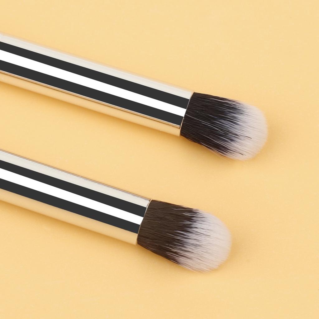 Single High-gloss Smudge Brush, Nose Shadow Brush, Eyeshadow Brush, Makeup Brush, Soft Makeup Brush, Eyeshadow Stick, Beauty Tool.