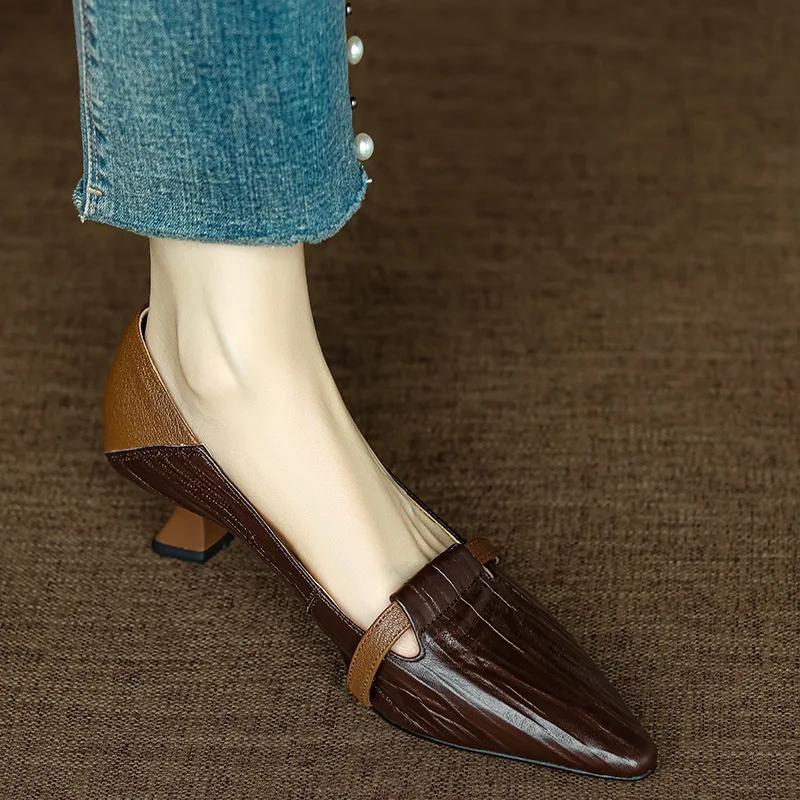 

Модная встреча Элегантные туфли-лодочки с острым носком, цветные блоки, слипоны, с мелким вырезом, ретро каблуком-рюмочкой 35 коричневый