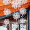 120 Stück Große Weihnachts-Schneeflocken-Dekorationen Weiße Hängende Schneeflocken-Ornamente Winter Innen Außen Weihnachtsbaum Fenster Deko