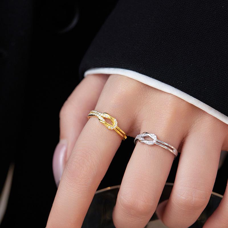 Banyan Tree S925 Silver Mobius Women's Knotted Ring: Simple, Fashionable, Personalized Design, New Trend