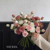 Buquê de Rosas Pastorais Vintage com Bordas Queimadas – Arranjo Floral Decorativo Suave para Enfeites de Sala de Estar