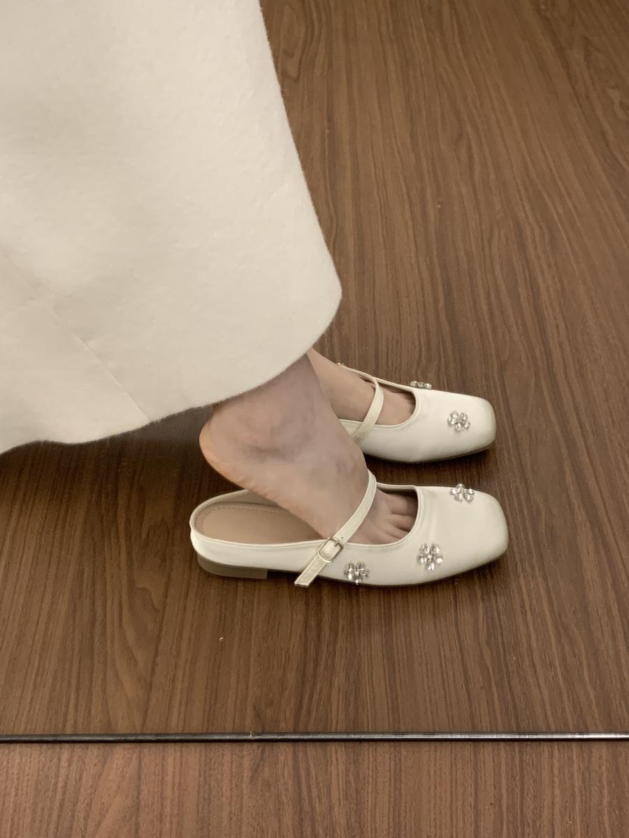 

Нишевый дизайнерский сенс сумка с пряжкой в одно слово голова полушлепанцы женские летние носить с юбкой фея ветер стразы серебро одинарная обувь женская 39