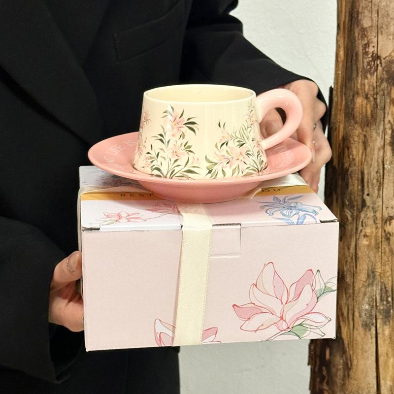 

Retro Lily Ceramic Coffee Cup Saucer Oil Painting High-end Delicate Set Afternoon Tea Mug Gift Box no specifications