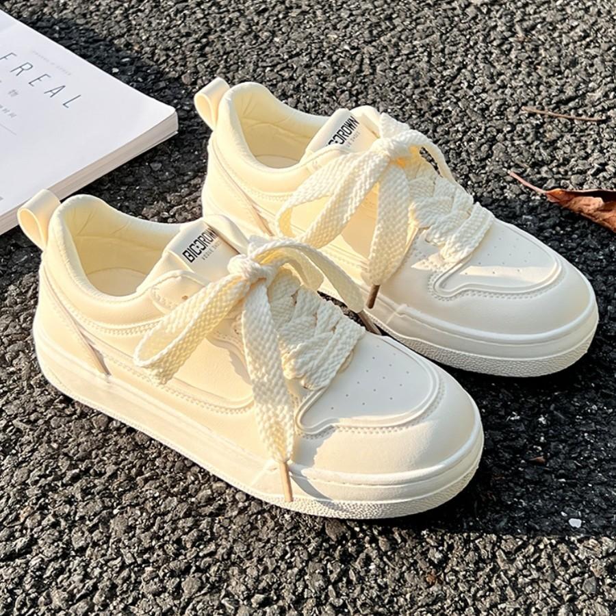 Little white shoes women's shoes Korean with skirt 2025 new spring shoes children ins tide niche versatile board shoes