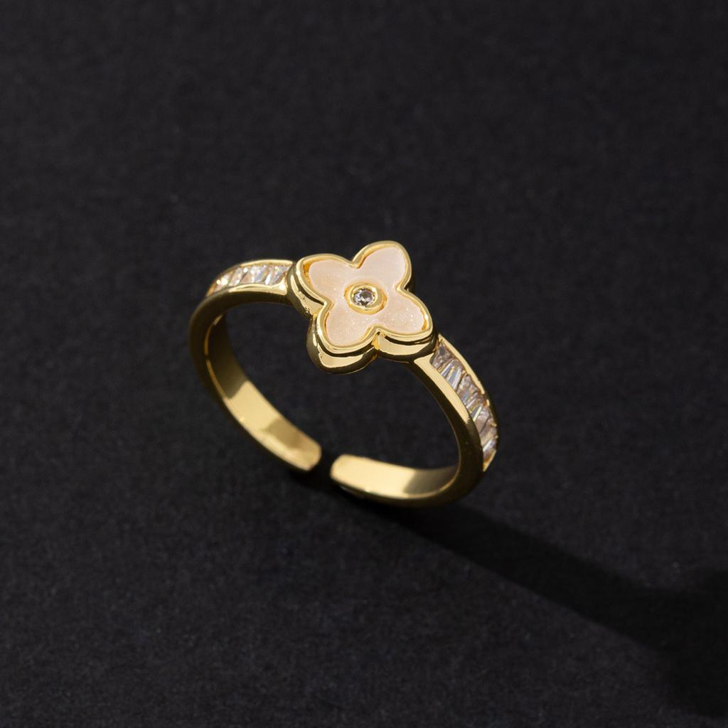 High-end Classic Four-leaf Clover Ring Casualcute Lucky Clover Women's Ring