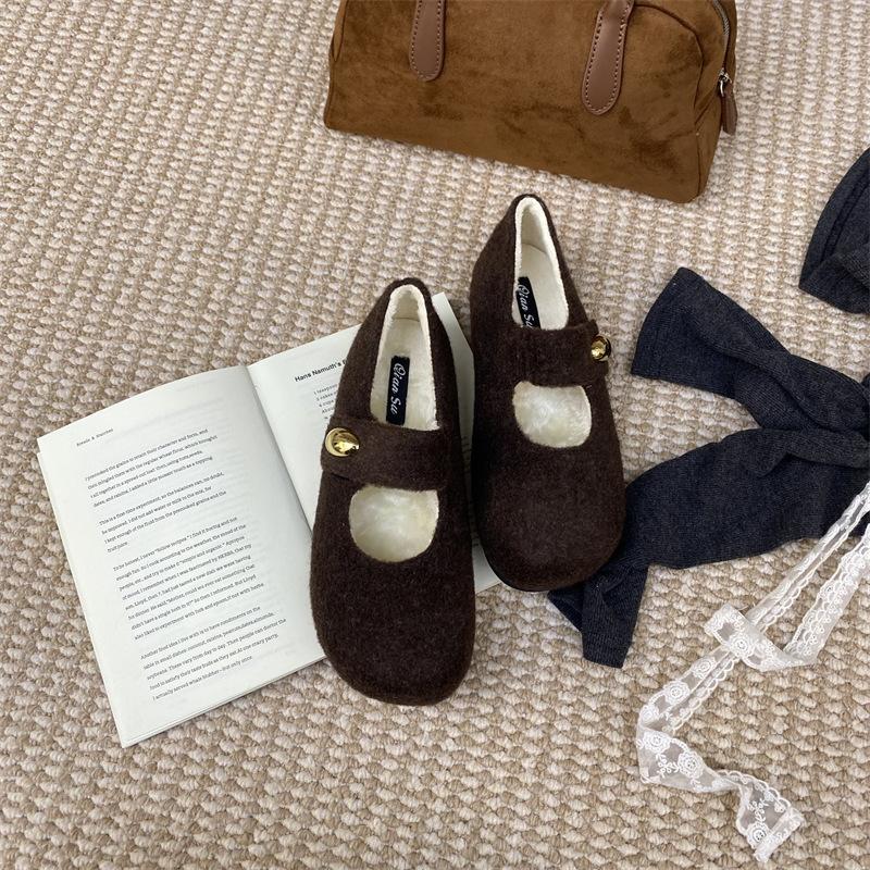 

2025 heightening French retro Mary Jane autumn and winter word with grandma shoes Internet celebrity light mouth fluffy shoes 39 коричневый