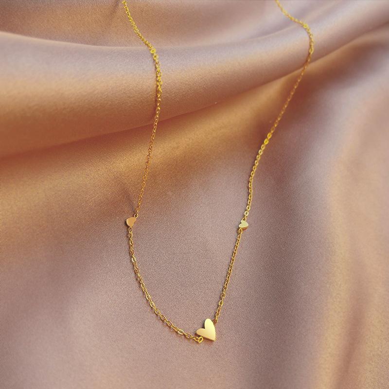 Titanium Steel Heart Pendant Necklace for Women – Elegant Collarbone Chain, Various Shapes, Light Luxury Style, 2026 Short Student Summer.