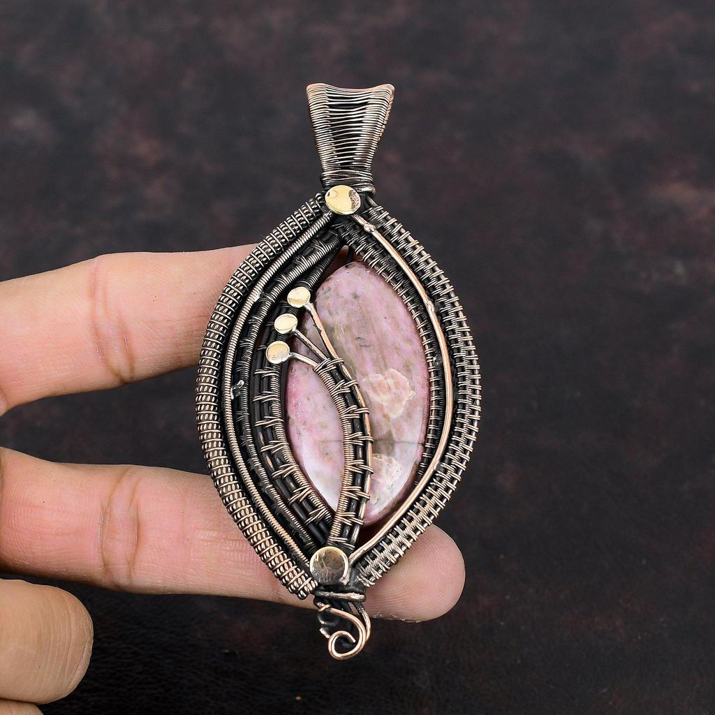 Colgante de rodonita envuelto en alambre de cobre, joyería de piedras preciosas de rodonita, colgante hecho a mano, colgante de último diseño, regalo para ella, joyería de cobre