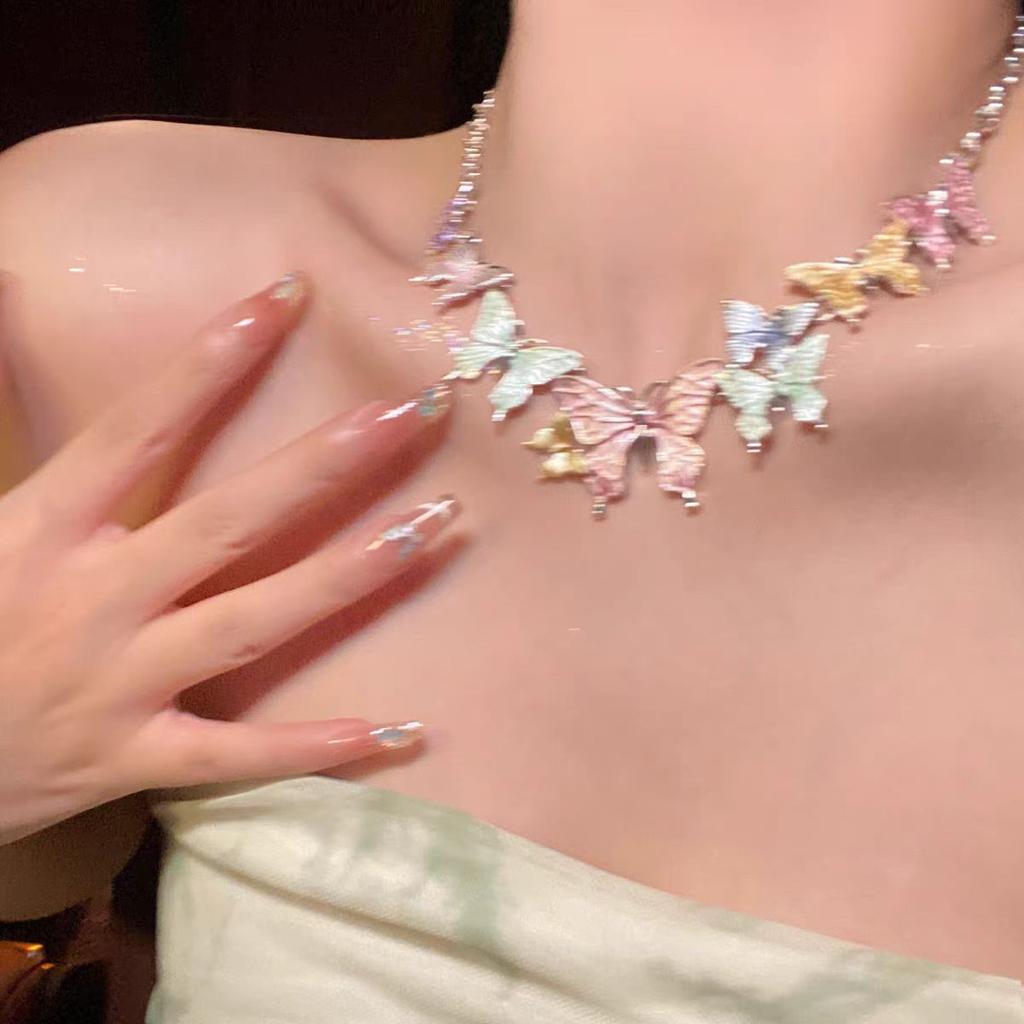 God of atmosphere! Super Immortal Summer Colored Butterfly Collarbone Chain Year Design Necklace Necklace
