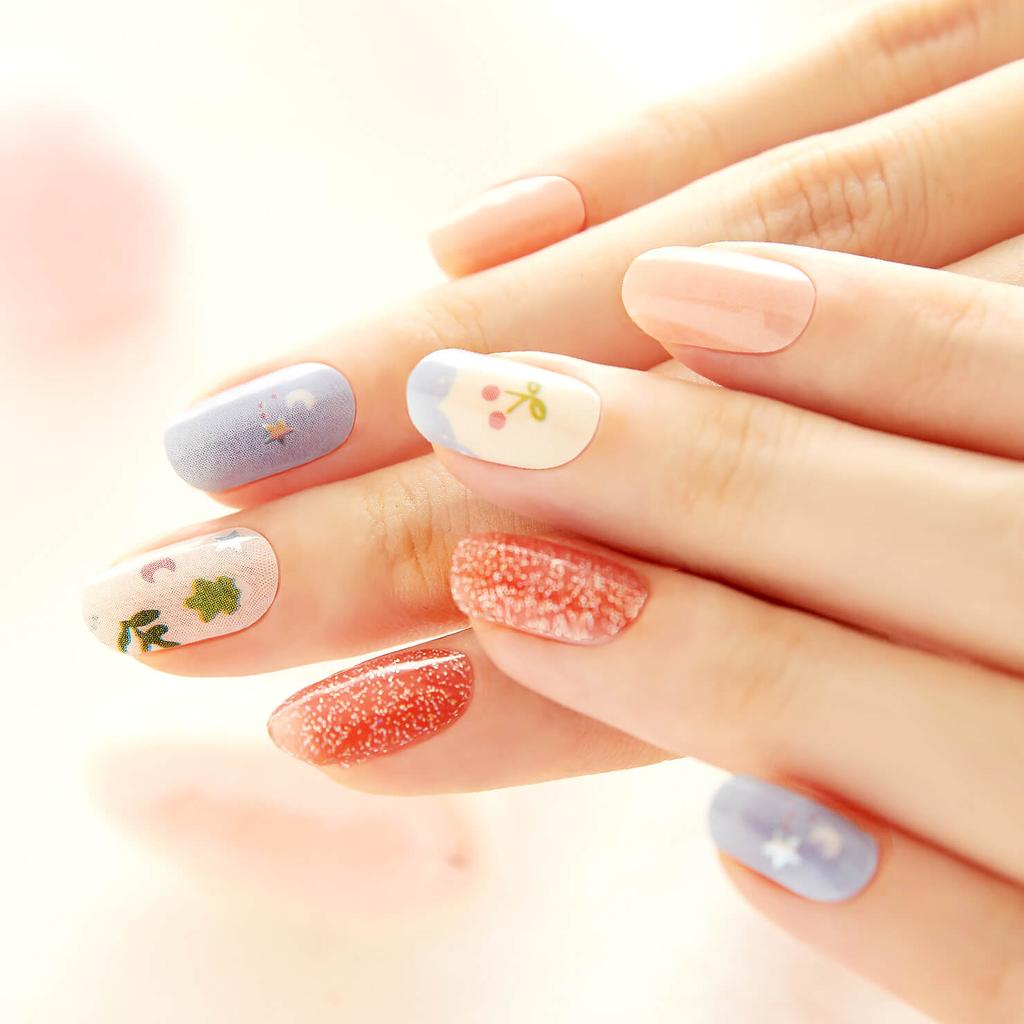 Adorables Autocollants d'Ongles Pastel 24pcs | Bandes Press-On, Motifs Lapin, Ours & Étoile, Facile à Décoller