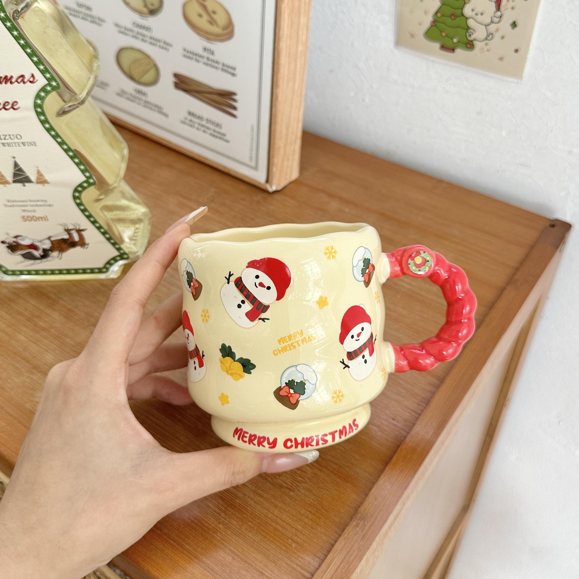 

Adorable Christmas Present Drinking Cup with Lid Spoon High Looking Santa Claus Elk Ceramic Cup Souvenir Durable Durable 301-400ml
