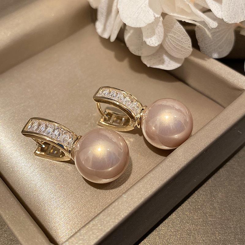 Brincos de Pérola da Moda para Mulheres Brincos de Zircônia Cúbica Agulha de Prata Femininos Brincos Curtos de Contas da Moda Joias de Luxo