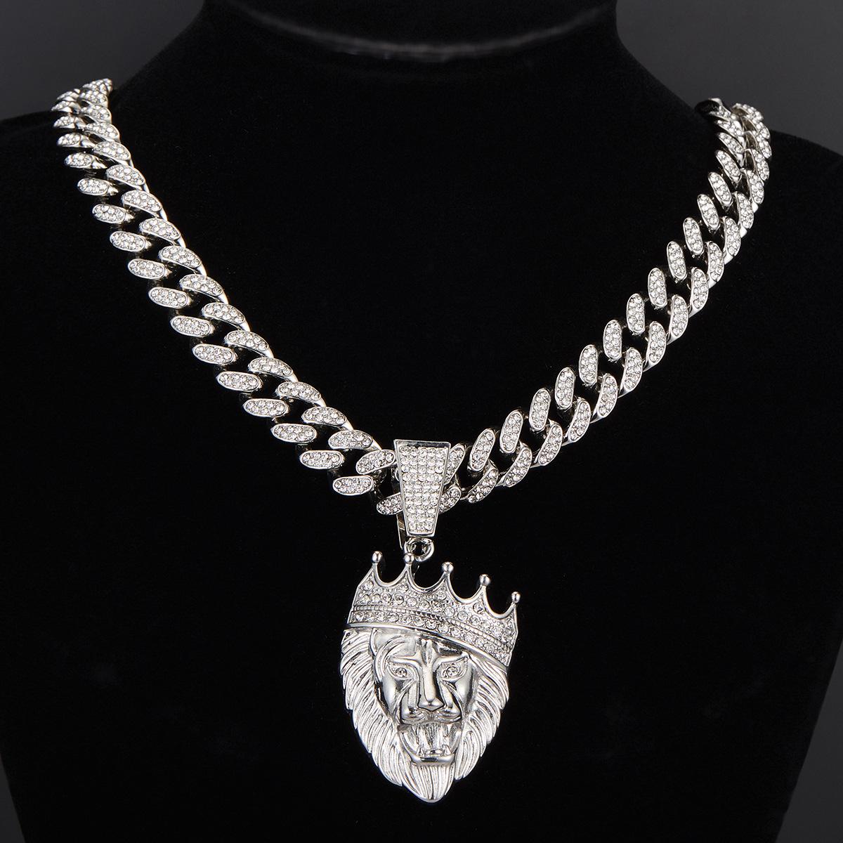 

3D Animal Cat Pendant Cuban Chain Necklace with Full Diamond Zinc Alloy and Drip Oil Finish for Hip Hop Enthusiasts Gold