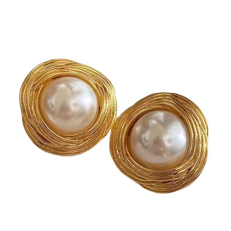 Chao Xiaobai S925 Silver Statement Pearl Earrings for Women - Bold, Fashionable, Versatile, Cool Style.