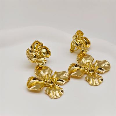 Metallic Flower Earrings Without Piercings Fashion Exaggerated Earrings Luxury Earrings for Women