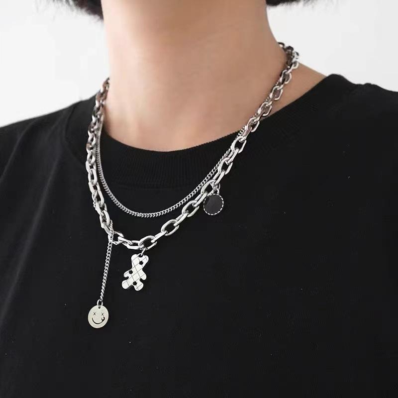 Silberne Doppelkreuz-Anhänger-Halskette Damen Spice Girl Leichter Luxus Nischen-Design Süße Coole Schlüsselbein-Kette Premium Halsketten-Zubehör