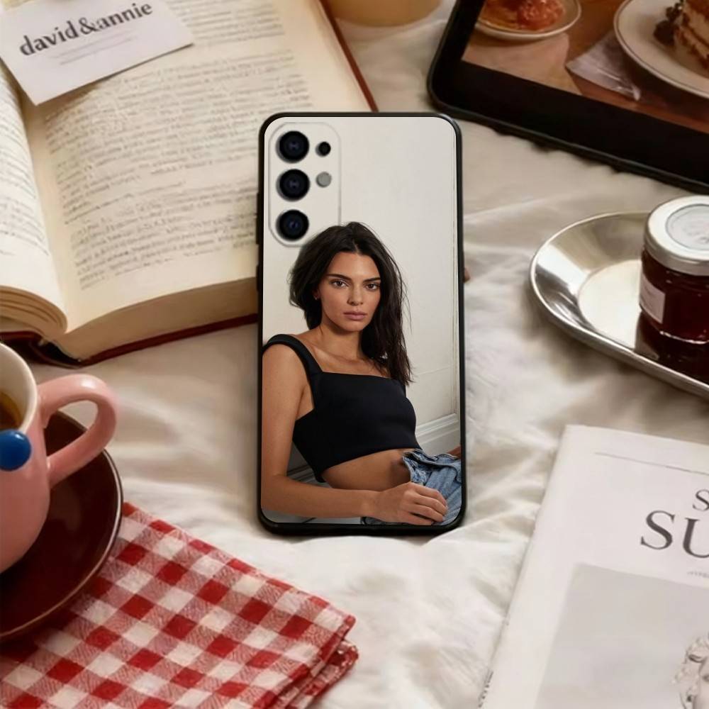 Custodia per Telefono Kendall Jenner Per Samsung S25,S24,S21,S22,S23,S30,Ultra,S20,Plus,Fe,Copertura Nera Morbida