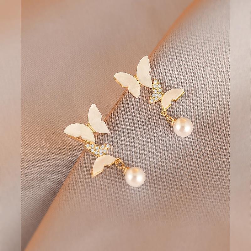 S911 Silver Needle Light Luxury Butterfly Earrings Women's Niche Design Sense Cold Wind Pearl Stud Earrings