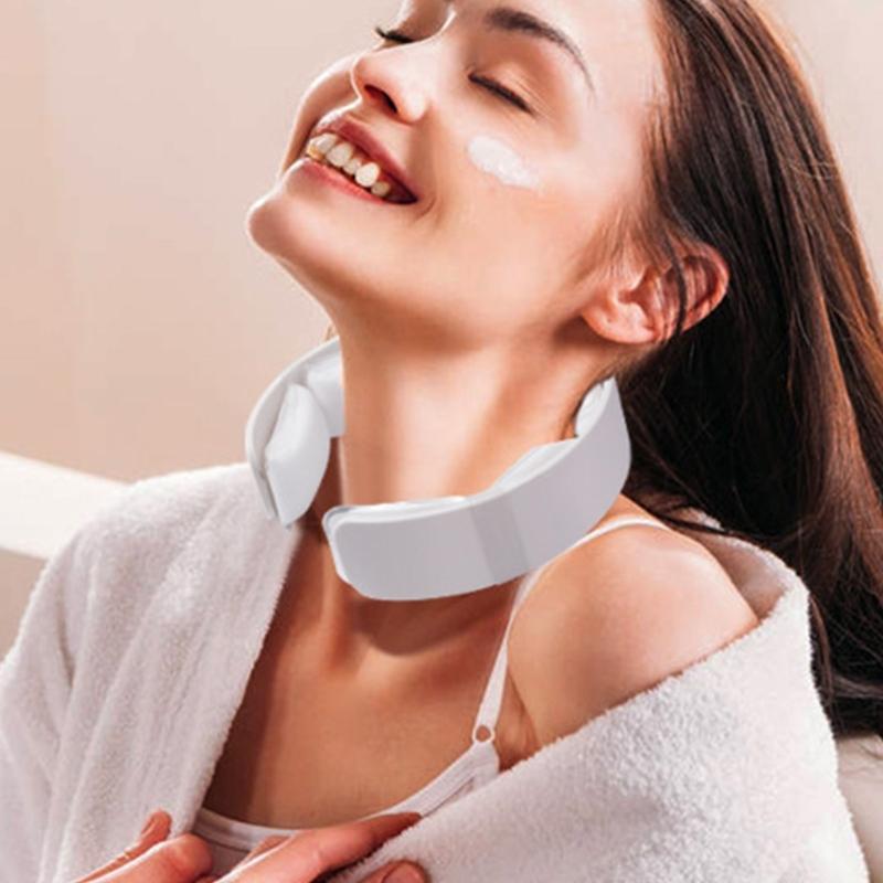 Gel Filled Neck Coolers with Ice Packs and Cooling Strap Plastic Texture Perfect for Outdoor Commuting Activity