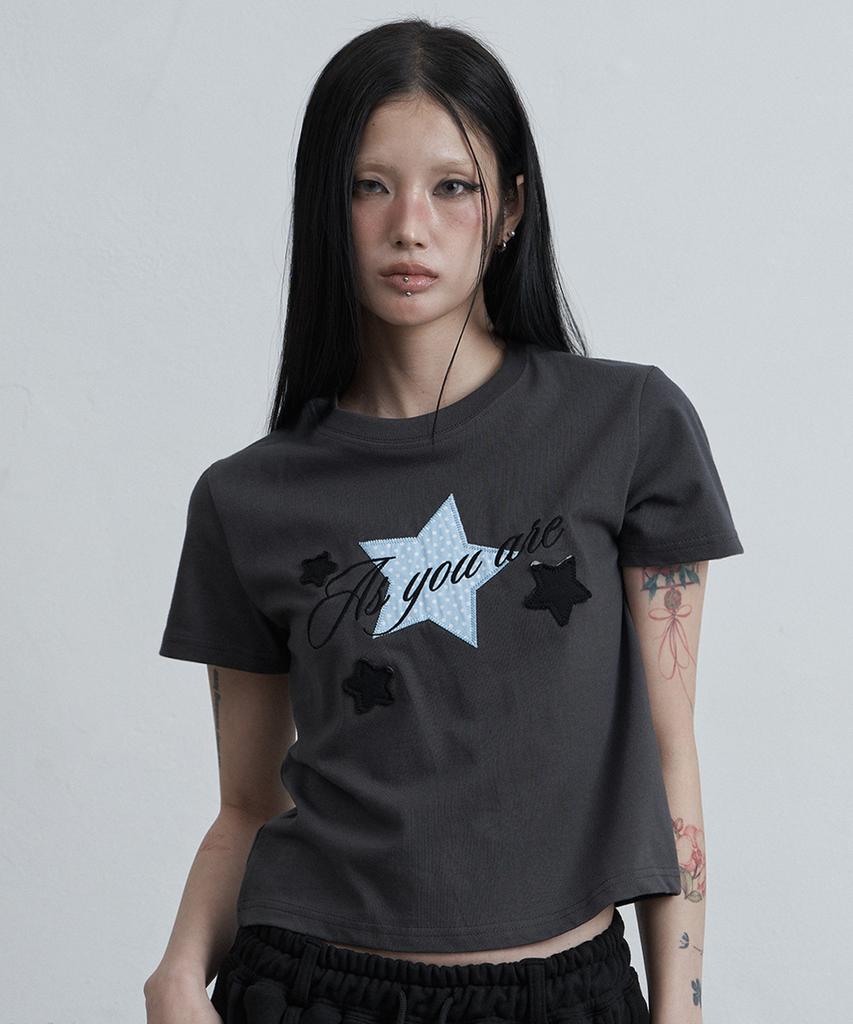 Aejeuyua Star Patch Loose Crop T-Shirt Charcoal