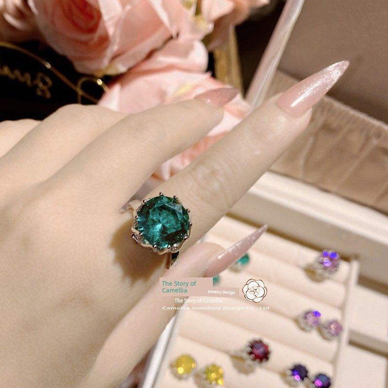 

Vintage Fireworks Cut High Carbon Diamond European and American Fashion Luxury Fancy Lotus Ring Necklace and Earring Suit Female Ring Para Blue Green