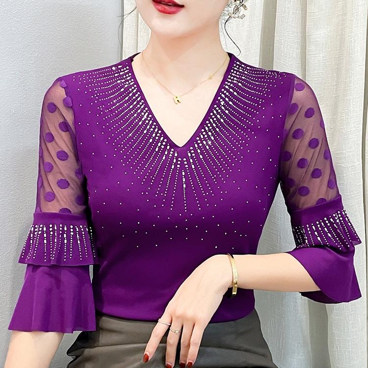 2026 Été Femme Col en V Strass Chauds T-shirts Vêtements Fille Doux Manches Évasées Extensibles Fête Hauts Femmes Extensibles Maille T-shirts