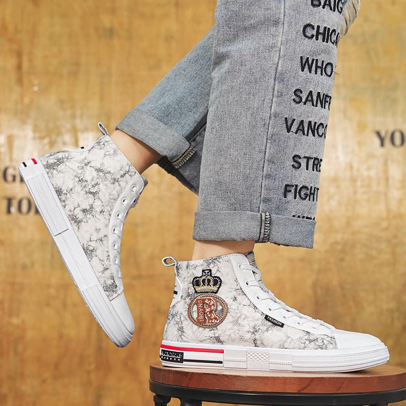 Fashion High Top Vulcanized Canvas Shoes Man Fashion Embroidery Black Lace-up Men's Skateboard Shoes Trendy Casual Designer Sneakers Men