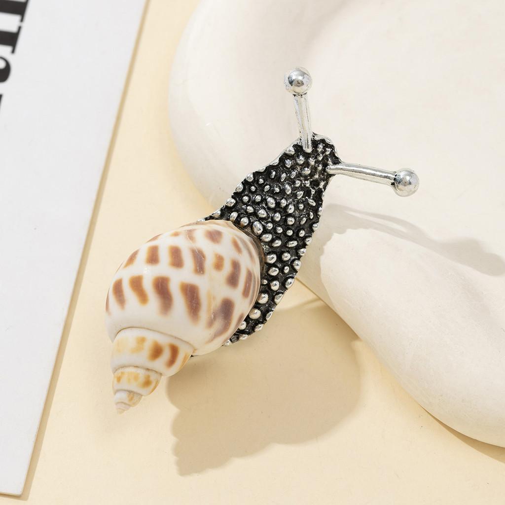 Shell Snail Brooch Pendant With Gold Plating For Vintage Jewelry Enthusiasts