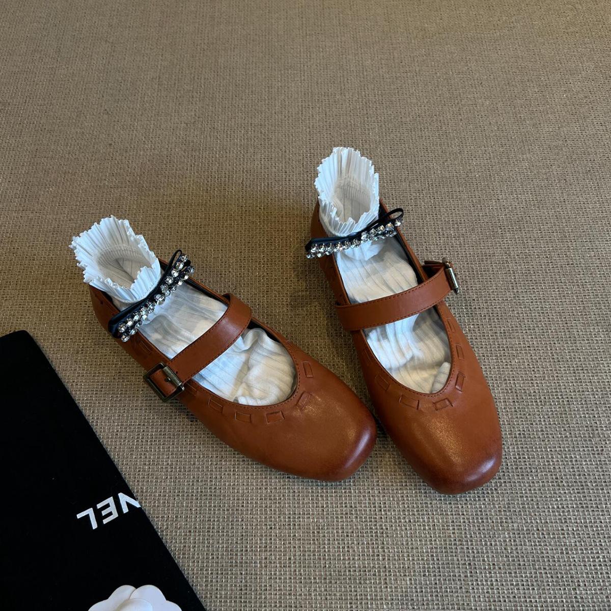 

Sheepskin version~ Square head height-increasing single shoes for women, one-word buckle, light mouth flat bottom, leather polished color, Mar 40