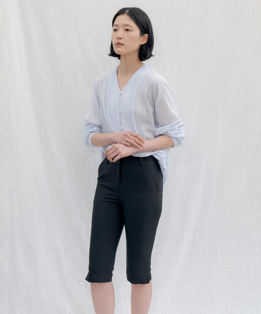 STEP AROUND Stretch Capri Pants_Black