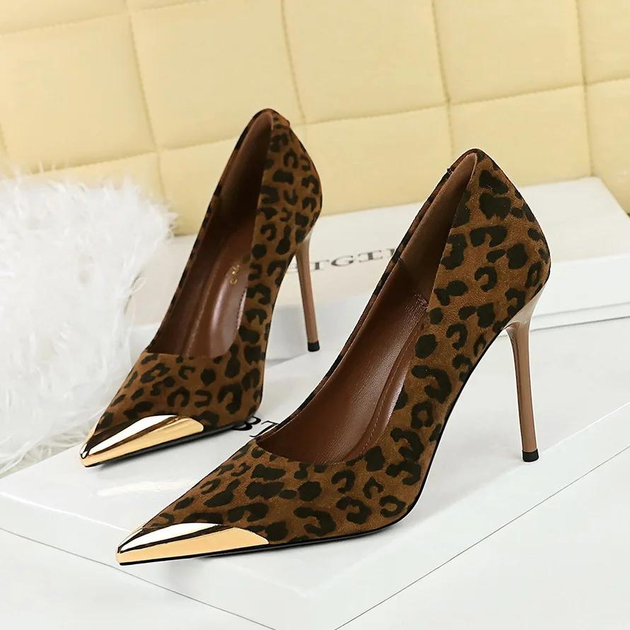 Fashion New Sexy Leopard Print Pumps Women Metal Head Shallow Elegant Office Shoes Comforts Frosted Designer High Heel Women's Shoes