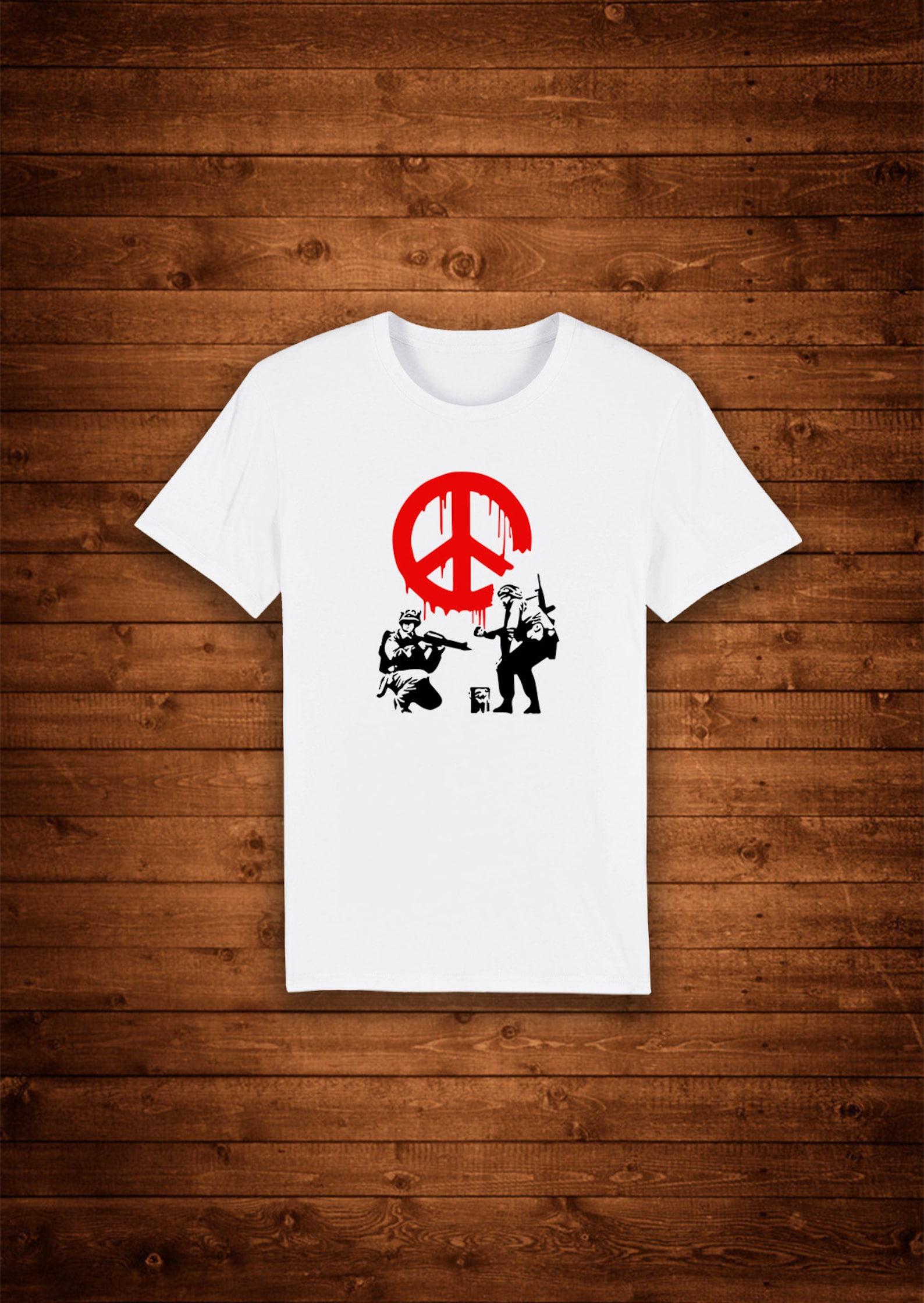Banksy Peace Soldiers Street Art Graffiti / T shirt Unique Design Street Wear Art Urban Graphic Tees Top 3XL