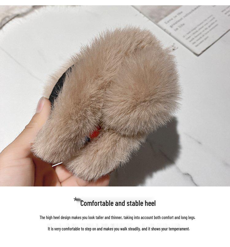 Autumn Outdoor Fashionable Furry Slippers: Trendy Flat Sole, Single Strap, and Fluffy Cotton for Home or Casual Wear.