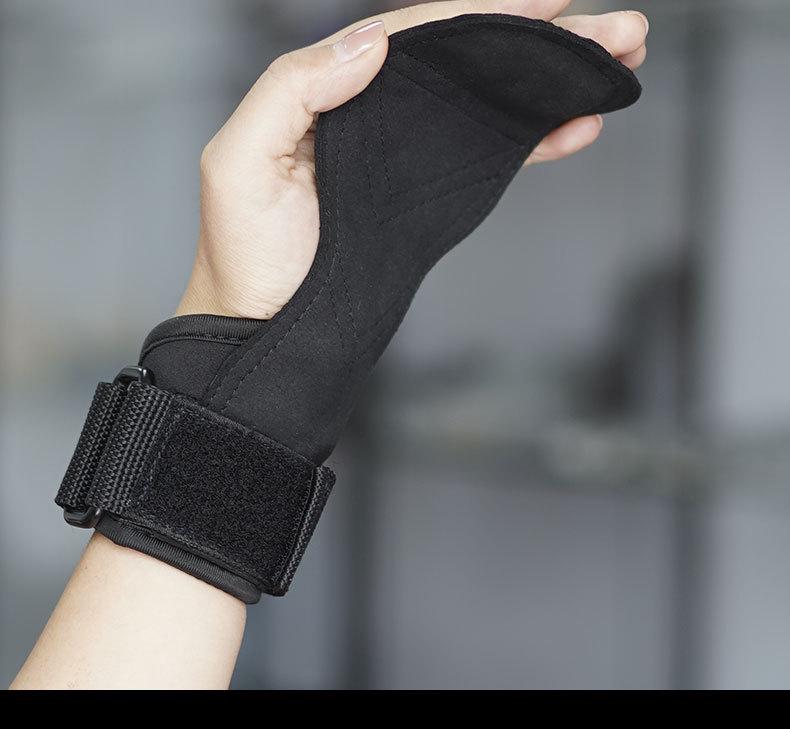 Protective Fitness Grip Gloves & Wrist Support for Pull-ups and Deadlifts