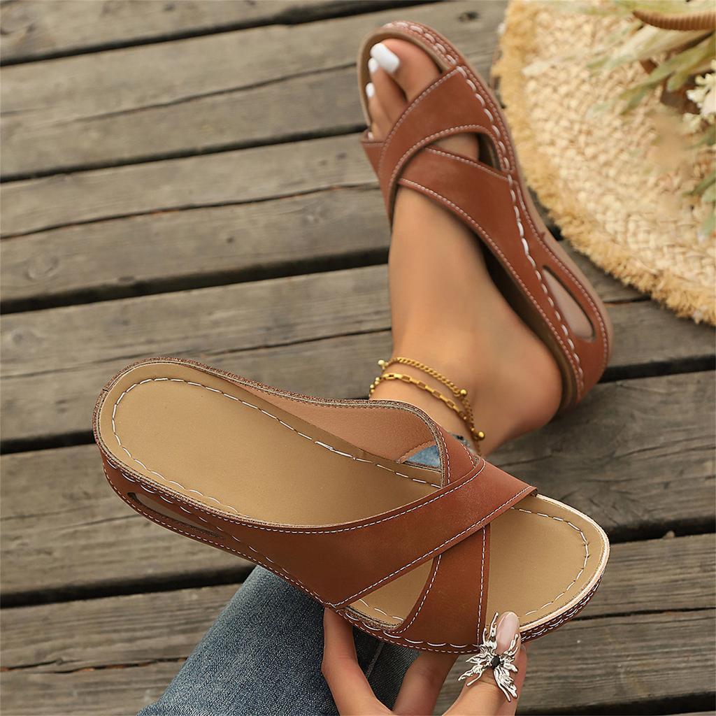 Women's Fashionable Casual Plus-Size Cross-Strap Outdoor Sandals