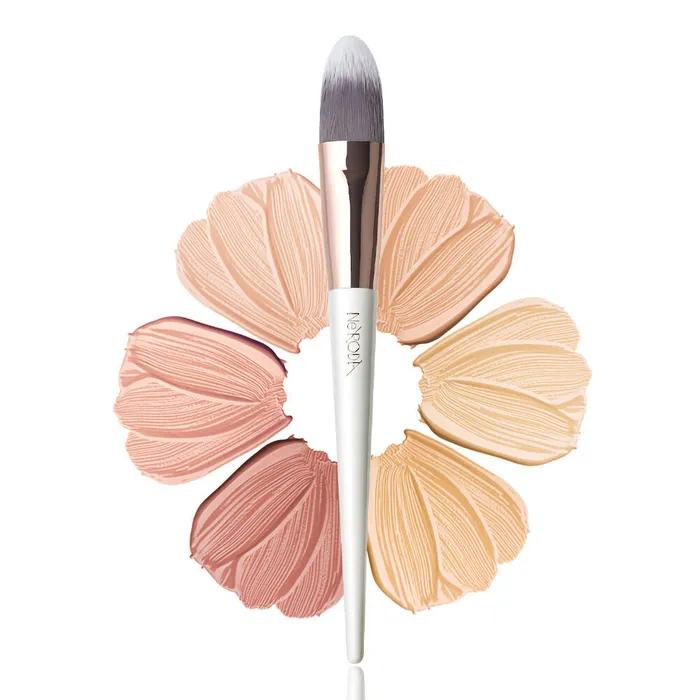 

304 Flat Foundation Brush