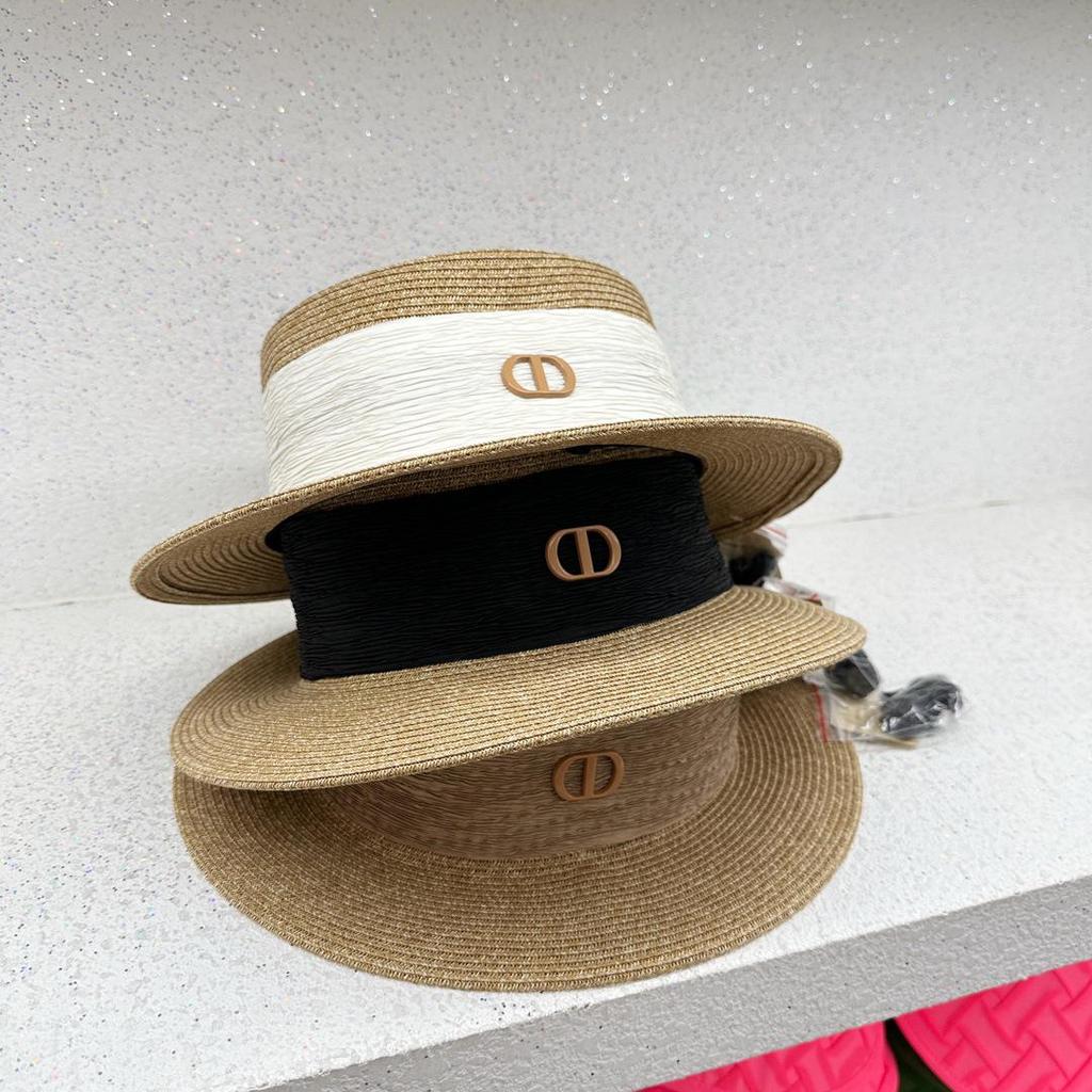 Pleated Ribbon Flat Brim Straw Hat - Women's Hepburn Style, French Casual Fashion, Sun Protection, Holiday Style.