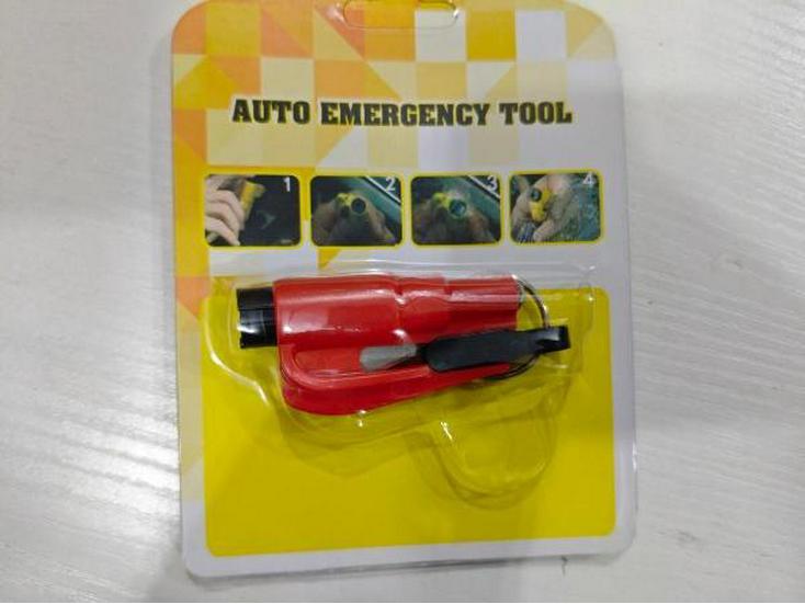3-in-1 Safety Keychain: Window Breaker, Emergency Hammer, Whistle & Cutter