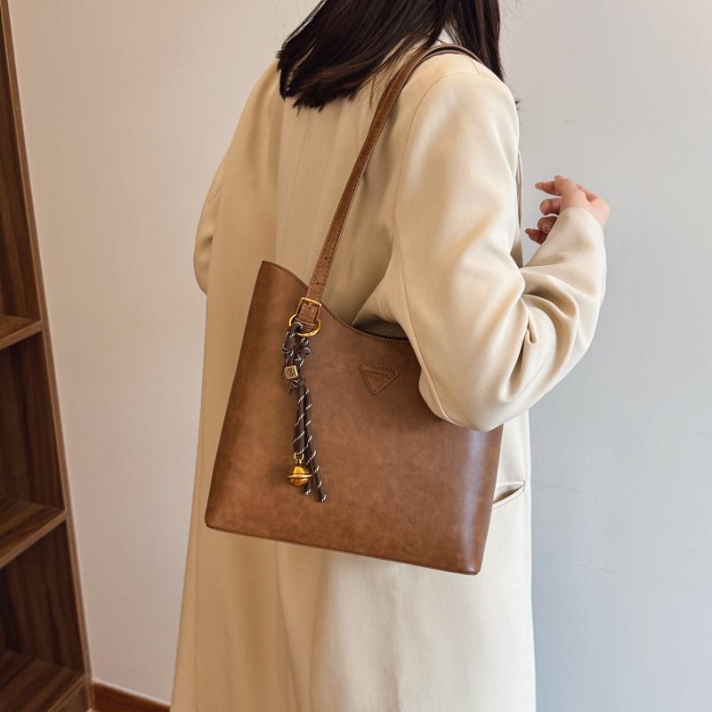 2025 New Tote Bag Women's Senior Sense Simple Commuter Shoulder Bag