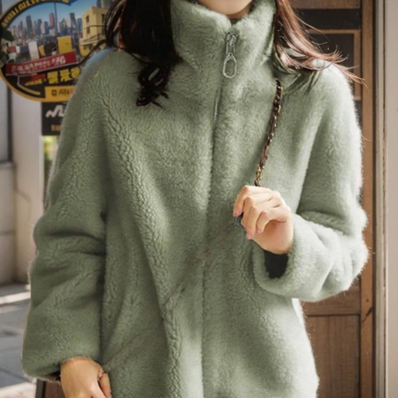 Women's 2025 Lambswool Short Jacket: Autumn/Winter Korean Retro Hong Kong Style, Warm and Versatile.