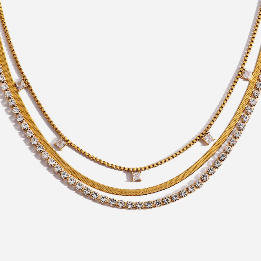 Classic design, 18K gold square white zirconium pendant, diamond chain, blade chain, three-layer necklace jewelry