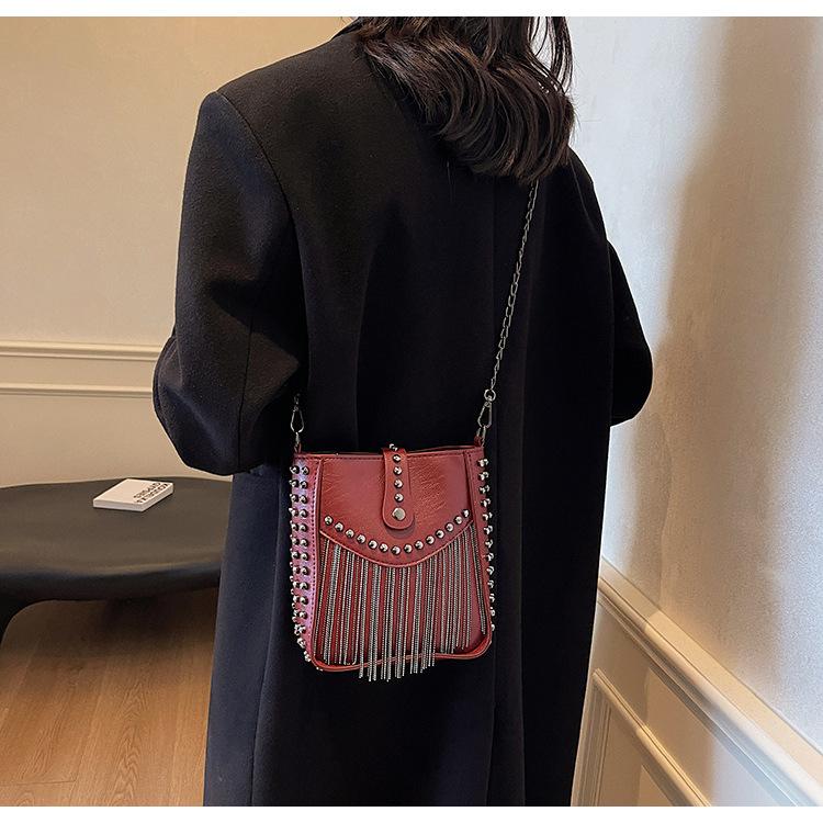 Fashion Pioneer! New Bucket Bag, European and American Locomotive Wind Is Coming