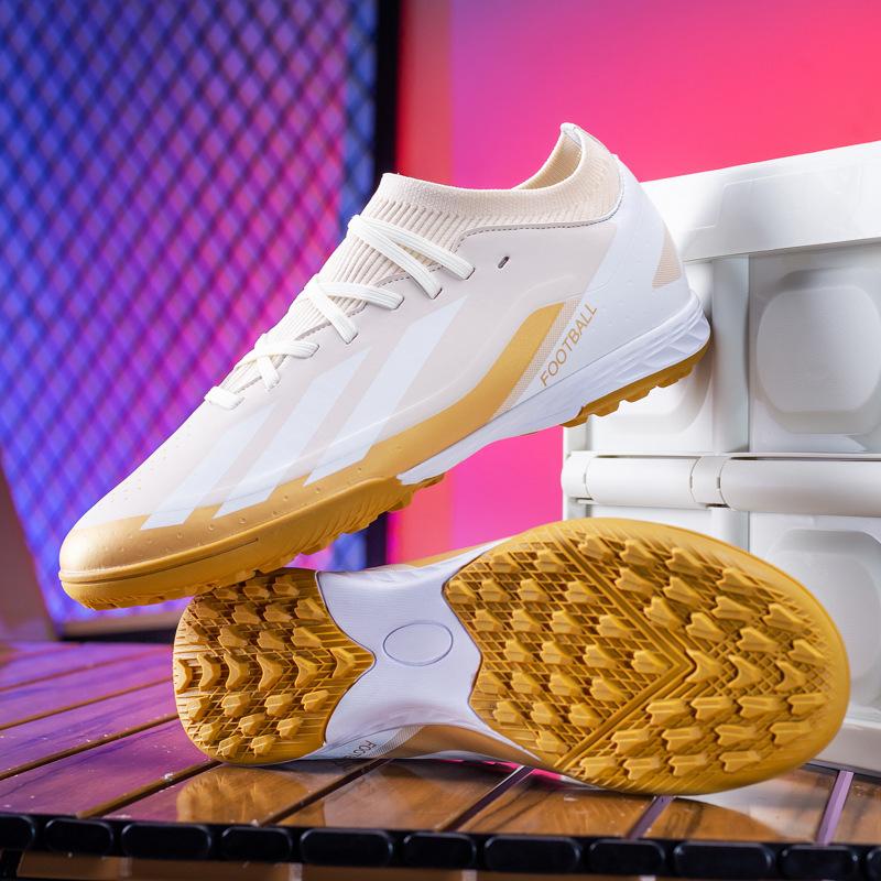 2025 bezszwowe buty piłkarskie z dzianiny muchowej męskie i damskie niskoprofilowe tf korki trawa AG długie korki treningowe buty sportowe studenckie