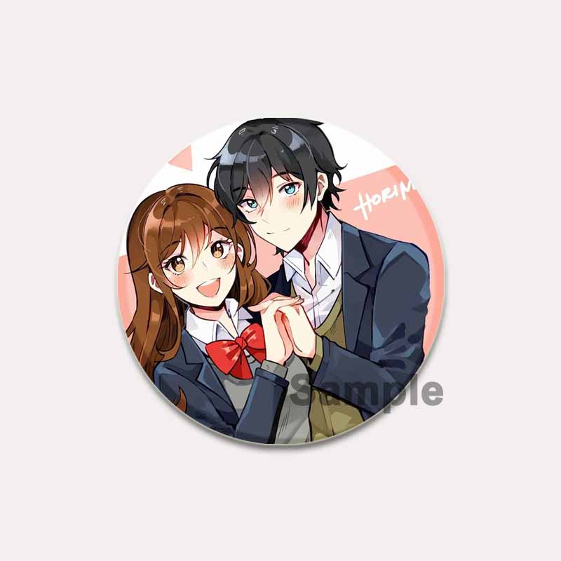 32/44/58mm Love Anime Horimiya Abzeichen auf Rucksackzubehör Miyamura Izumi Hori Kyouko Cartoon Broschen für Kleidung Tasche Dekor Geschenke Pins