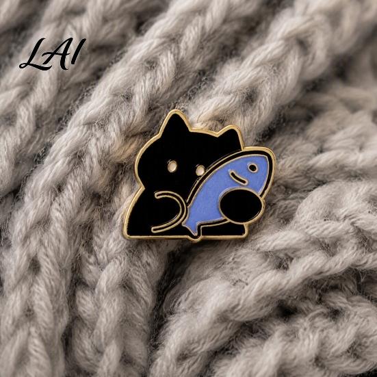 Alloy Badge Pin Holding Fish Cartoon Cat Brooch Enamel Kitten Pin Scarves Decorative Animal Clothing Accessories for Backpacks Hats Jackets Brooch