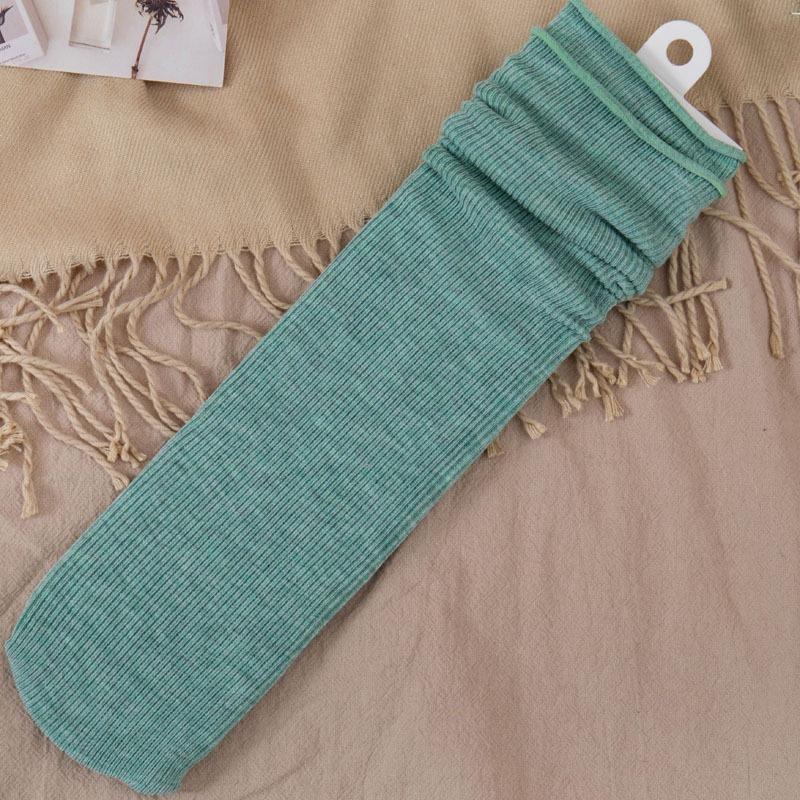 

Женские осенне-зимние толстые новые изделия однотонные ретро влагоотводящие дышащие длинные носки из хлопка с махрой 1 pair зелёный