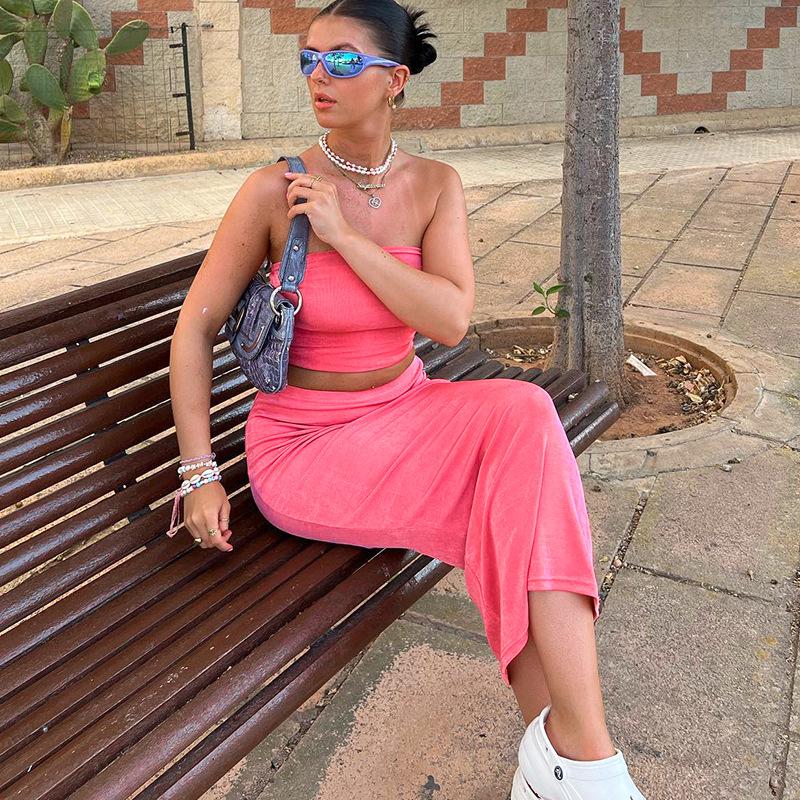 

Комплект женского длинного платья без бретелек однотонного цвета весна/лето 2023 Small розы красного