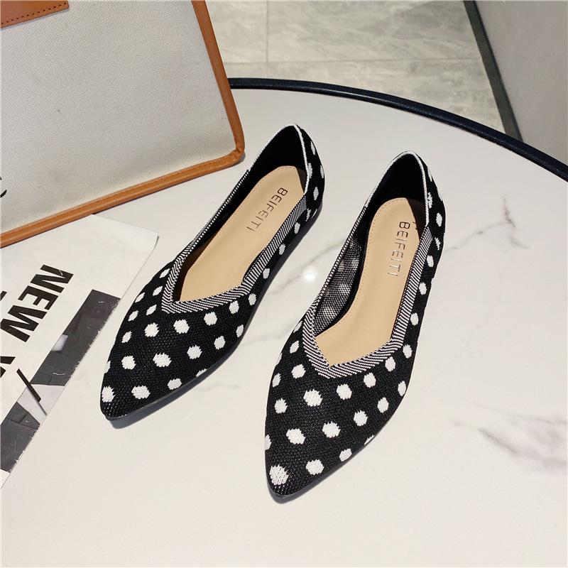 Flat shoes are new comfortable knitted fabrics, thin super soft shallow mouth pointed soft sole polka dot single shoes