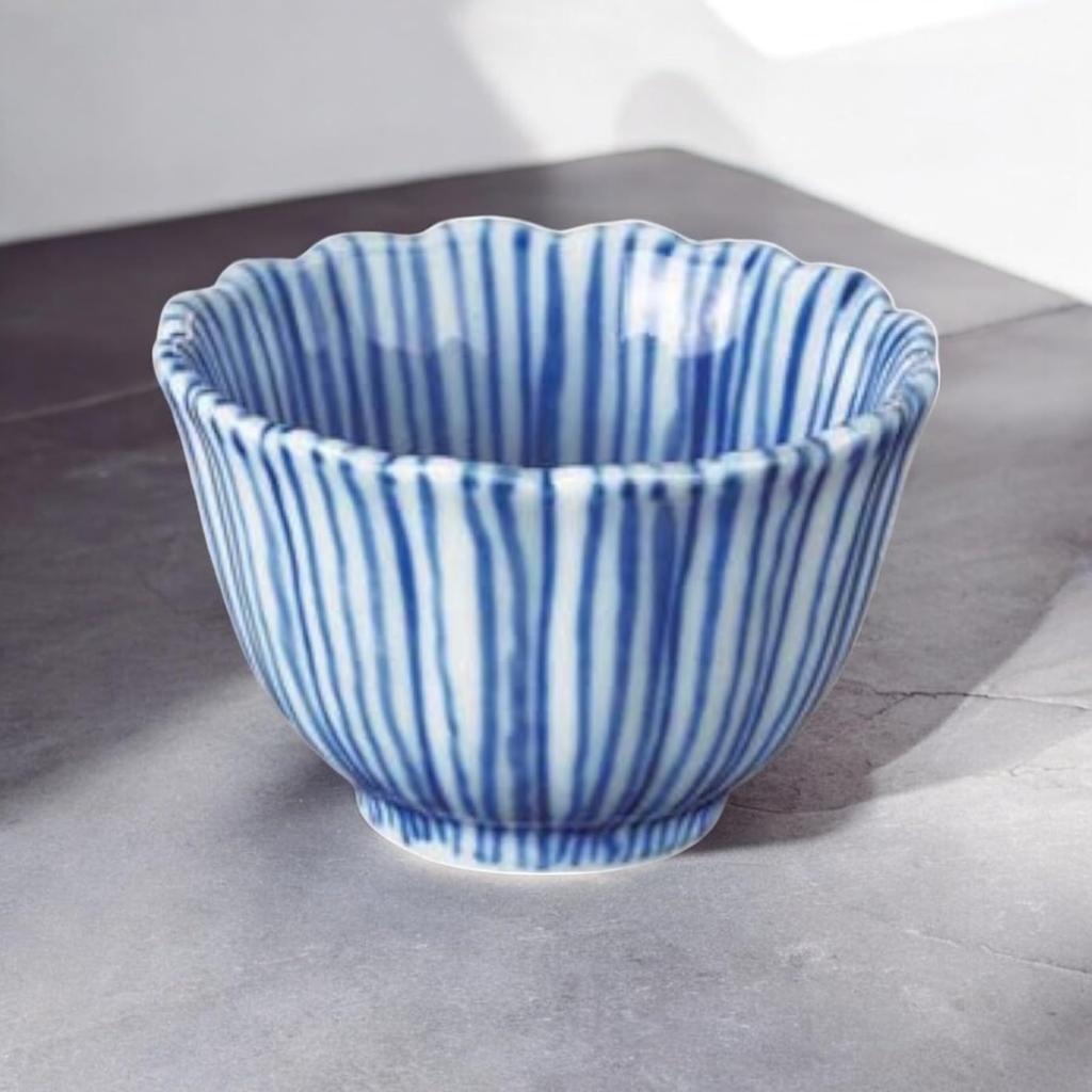 Takumifu Arita Ware 6cm Chrysanthemum-Shaped Side Plate with Delicacy Gosu and Tokusa Design, Made in Japan